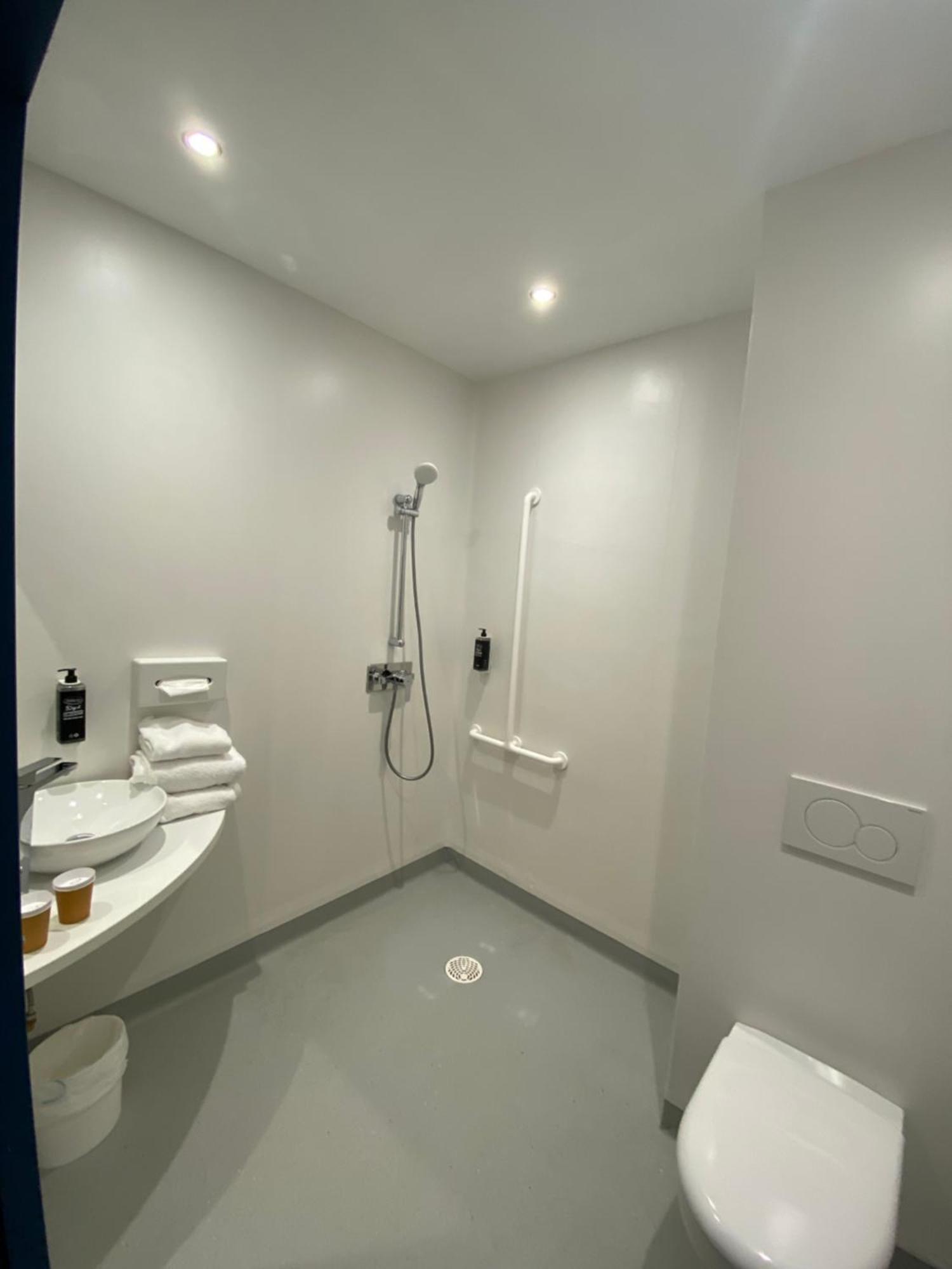 Ibis Budget Loudeac Velodrome Bagian luar foto